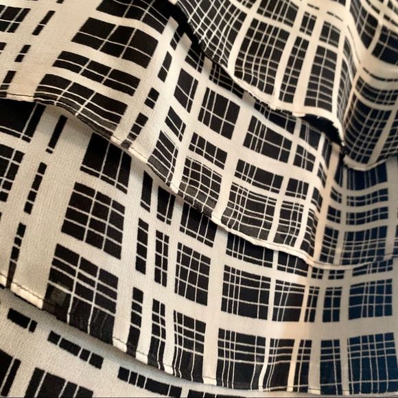 Coldwater Creek Tiered Ruffle Tank XS - Picture 4 of 8